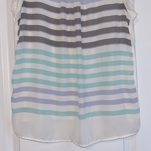 ⚡️ 3 for $20 ⚡️ELLE Cap Sleeve Striped Blouse - Picture 3 of 9